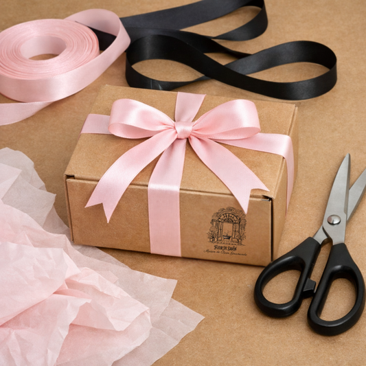 Présentation Cadeau, papier de soie & ruban de satin