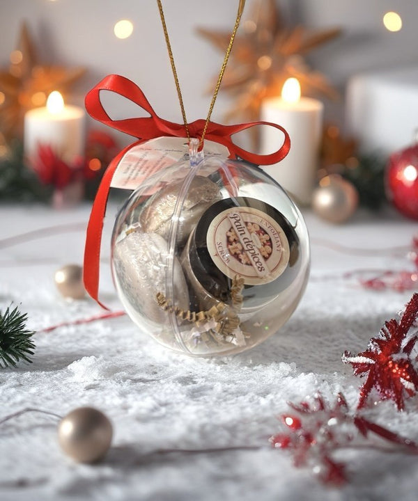 Boule de Noël De Luxe • 3 Macarons de savon  et un mini exfoliant festif